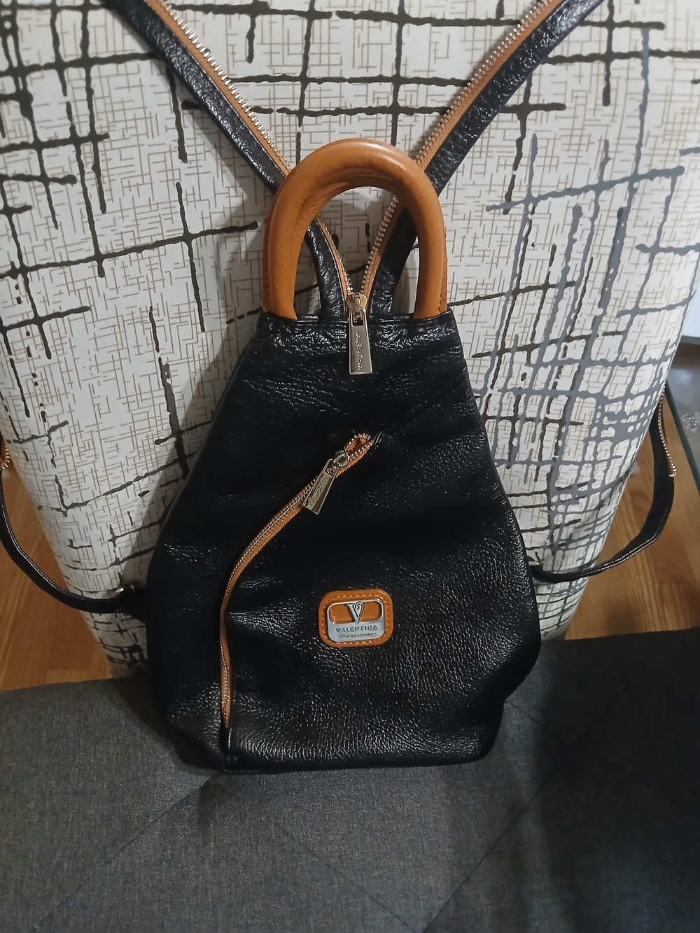 Valentina Style Black & Tan Leather Backpack Purse